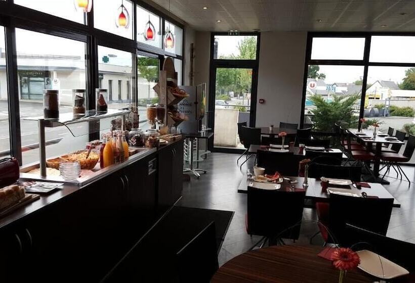 فندق De Loire Et Restaurant Les Bateliers