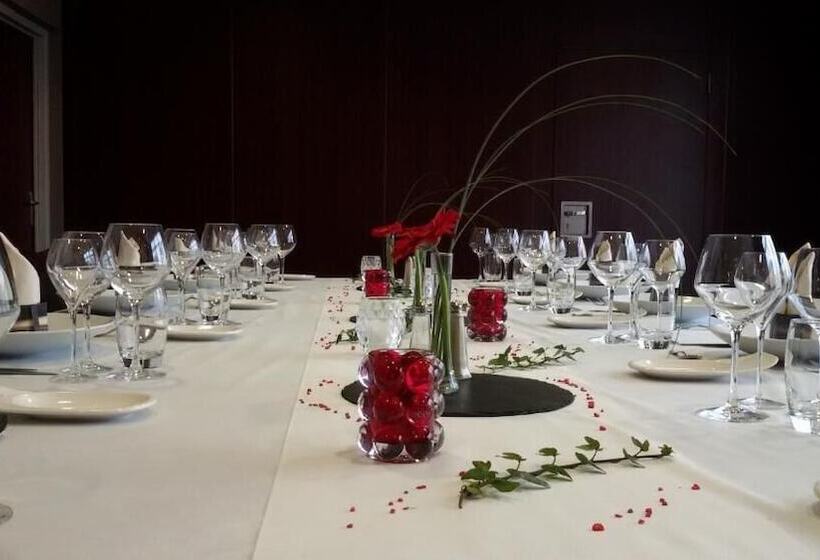 فندق De Loire Et Restaurant Les Bateliers