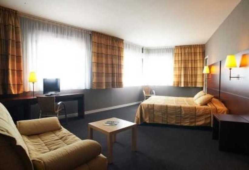 فندق De Loire Et Restaurant Les Bateliers