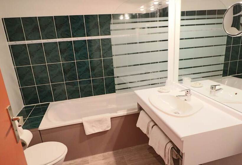 Отель Logis Hôtel Des Oliviers