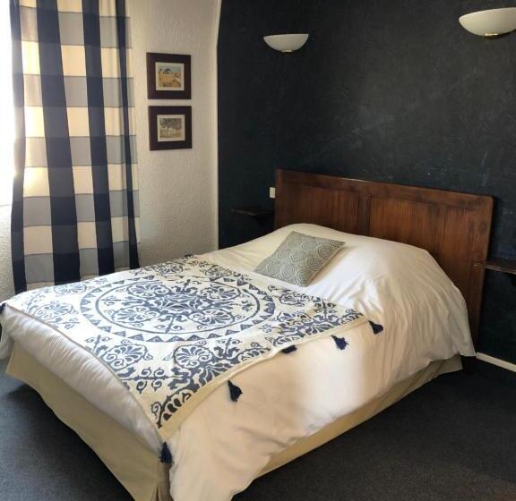 Отель Du Pot D'etain