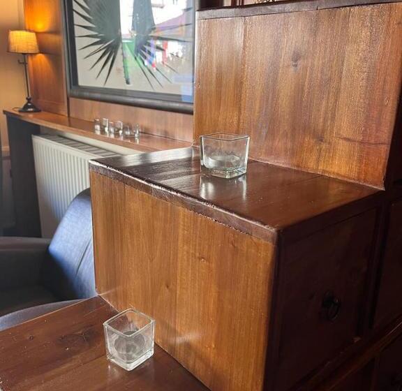 Отель Du Pot D'etain