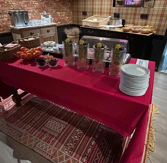 Отель Du Pot D'etain