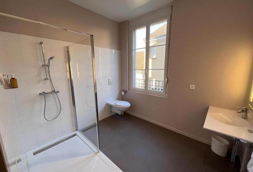 Отель Du Pot D'etain