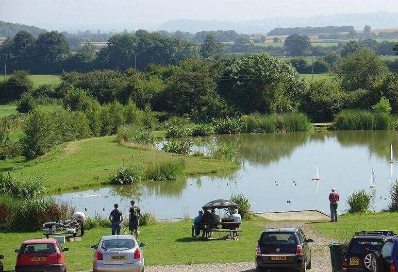 호텔 Halfway House Inn Country Lodge