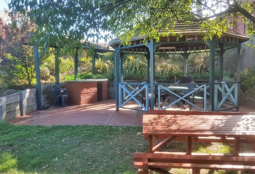 בית מלון כפרי Hepburn Springs Motor Inn