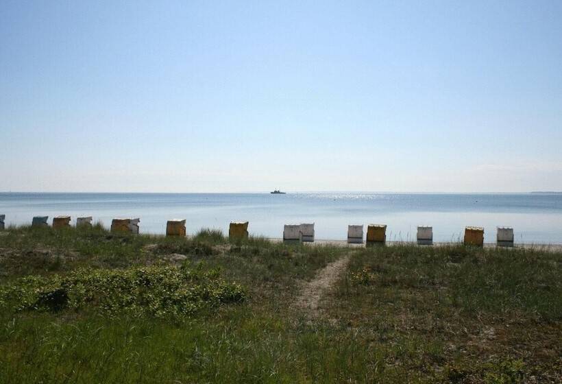 Отель Hof Sierksdorf