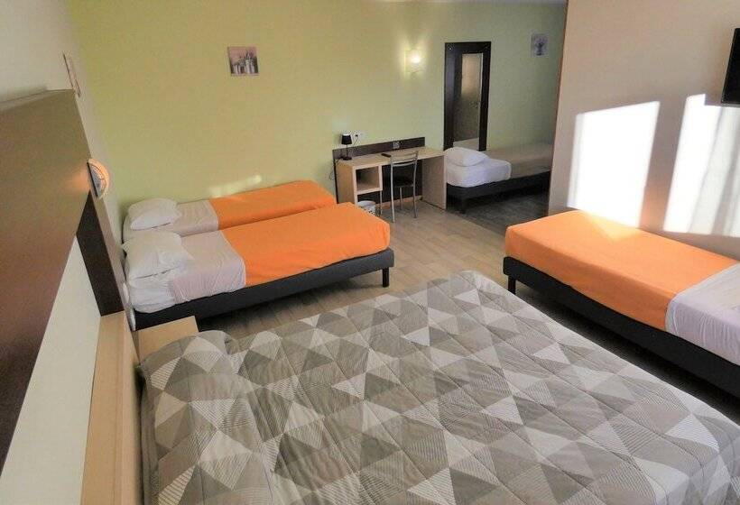 בית מלון כפרי Hôtel Azur Saint Junien Cit