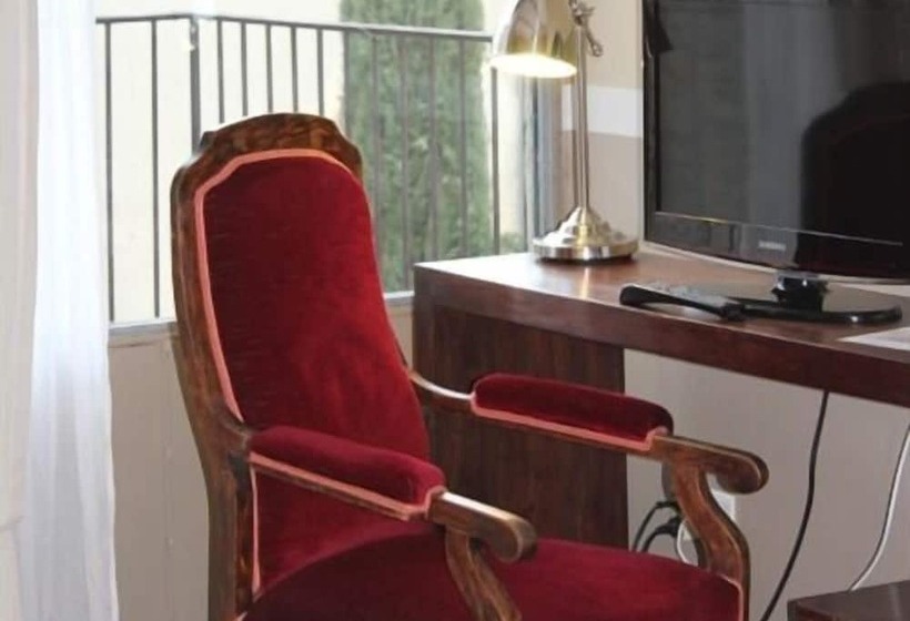 فندق Hôtel De Mirmande