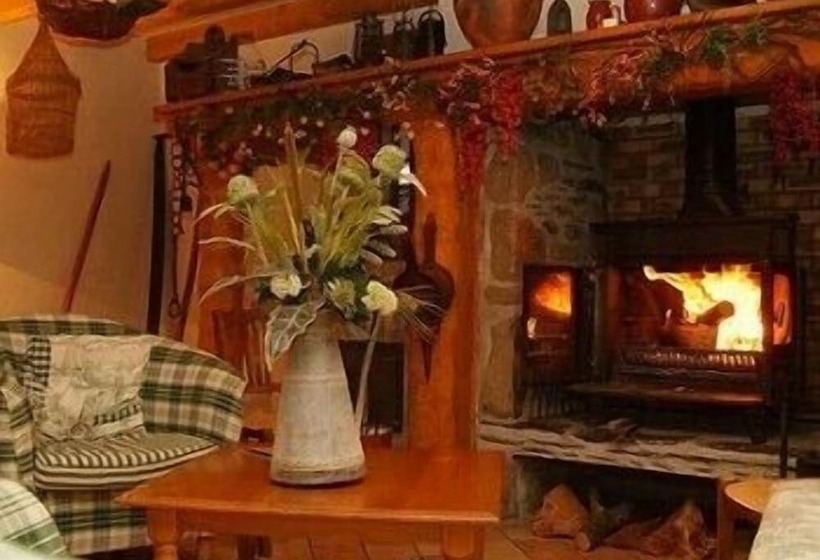 Отель Hôtel La Grange Aux Marmottes