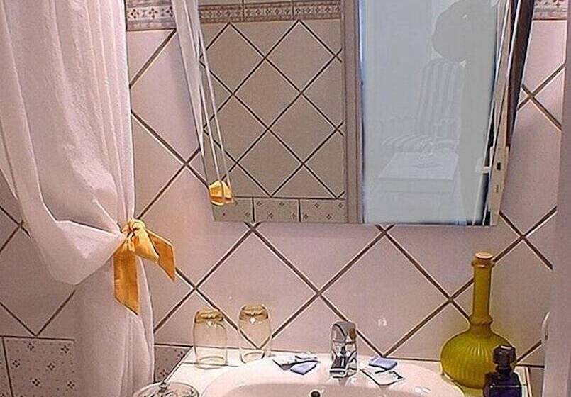 Отель Hôtel La Grange Aux Marmottes