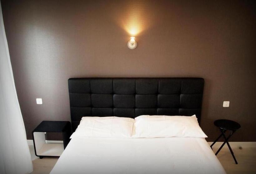 ホテル Hôtel Le Rohu