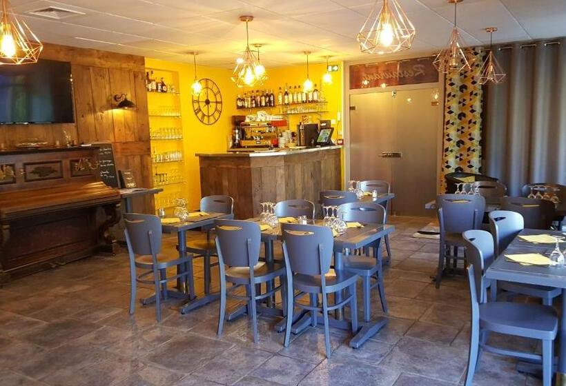 ホテル Hôtel Le Square