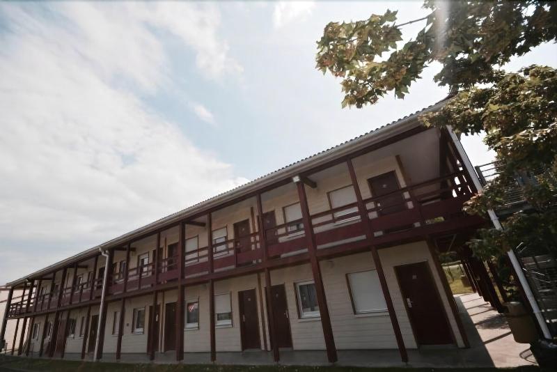 Отель Hôtel Lémand Lyon Est Villefontaine