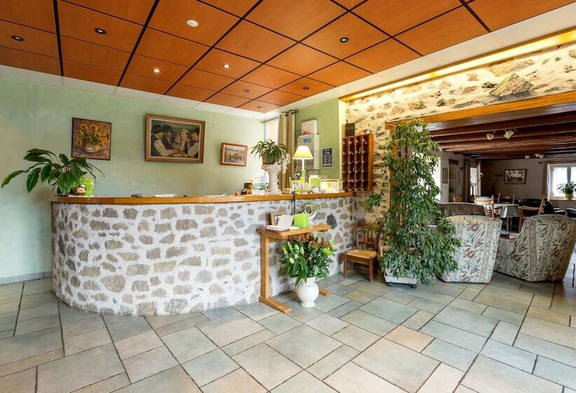 فندق Hôtel Restaurant La Crèche Et Sa Piscine Intérieure   Logis Hôtels