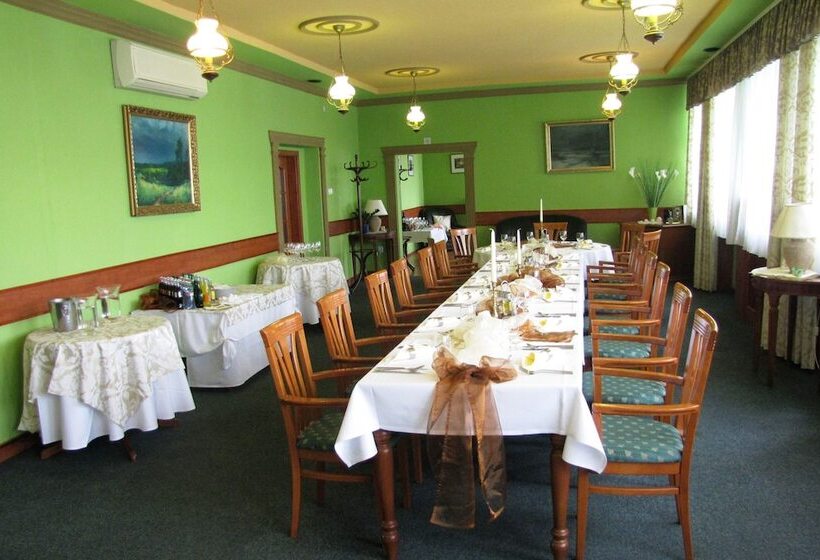 בית מלון כפרי Hubert Nove Zamky