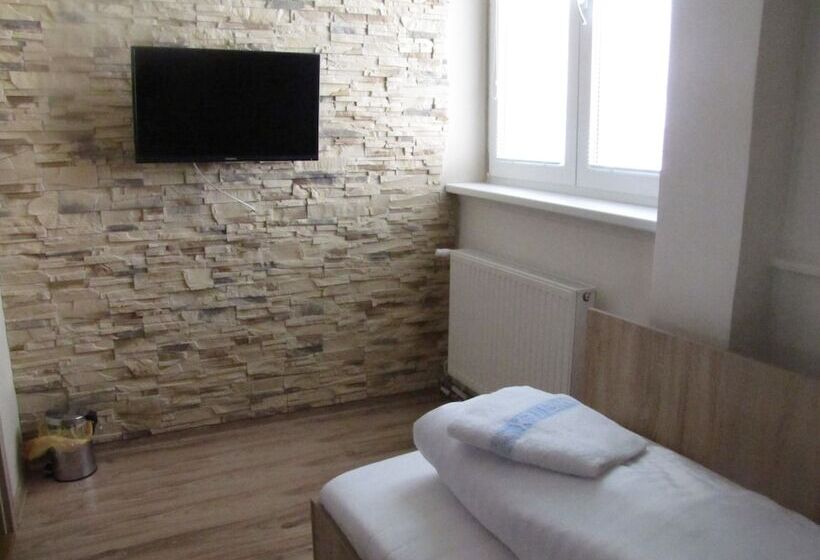 בית מלון כפרי Hubert Nove Zamky