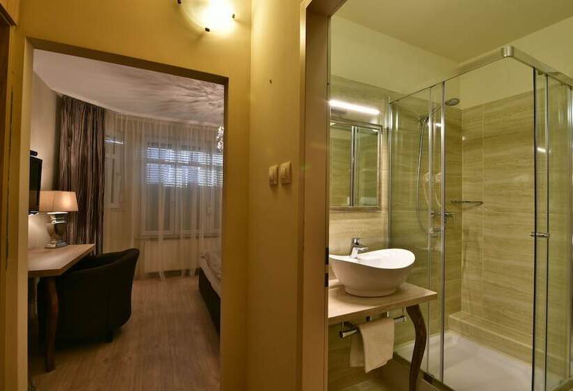 בית מלון כפרי Hunyadi