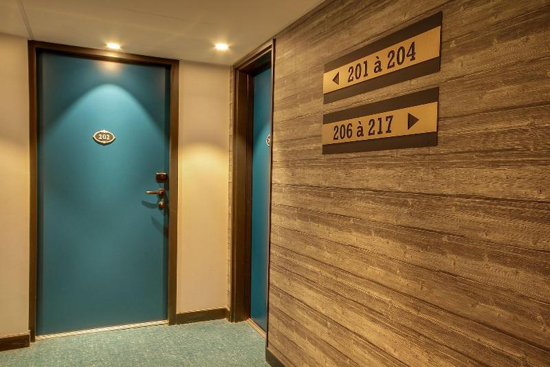 Отель Ibis Styles Laval Centre Gare