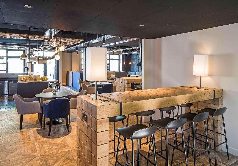 Отель Ibis Styles Laval Centre Gare