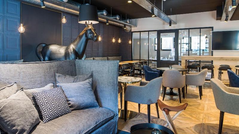 Отель Ibis Styles Laval Centre Gare