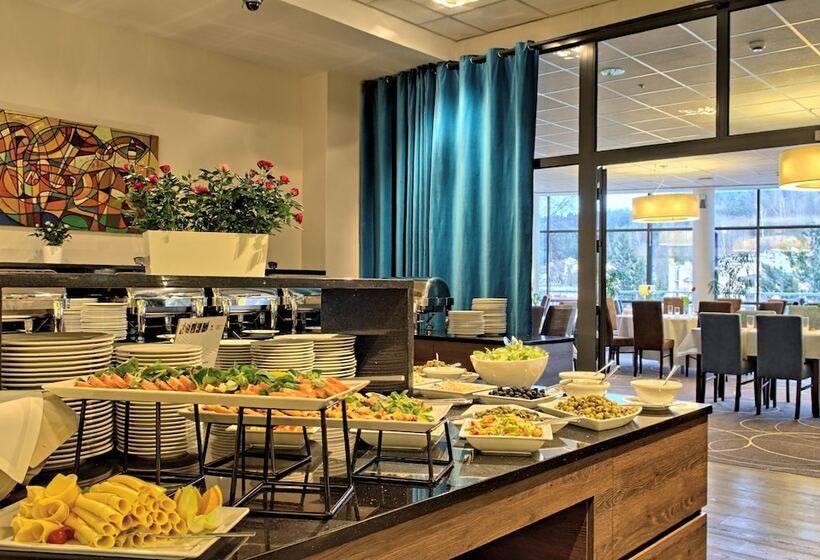 هتل Krynica Conference & Spa