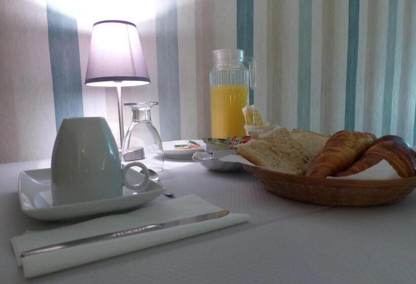 Отель La Belle Etoile