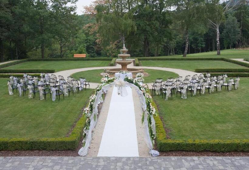 בית מלון כפרי La Contessa Castle