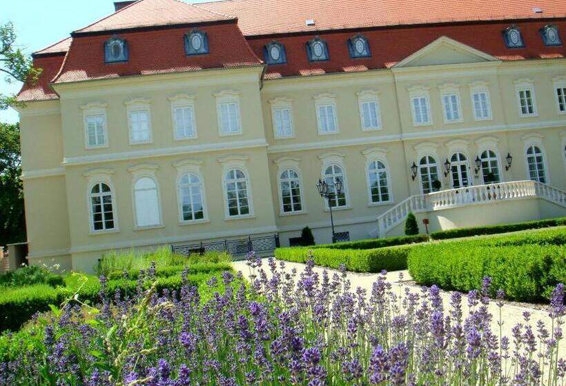 בית מלון כפרי La Contessa Castle