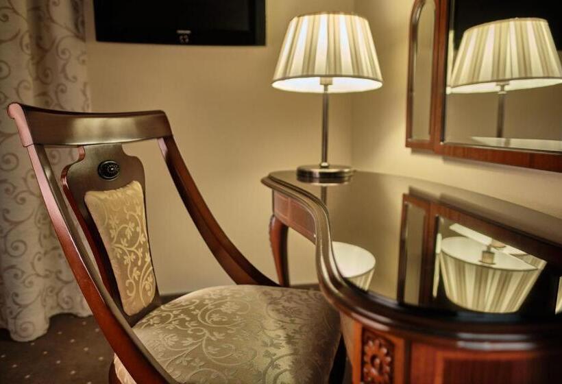 בית מלון כפרי La Contessa Castle