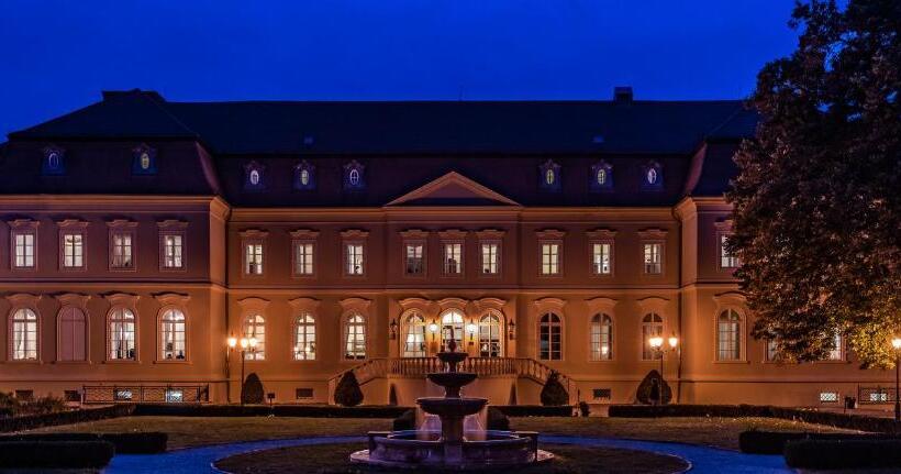 בית מלון כפרי La Contessa Castle