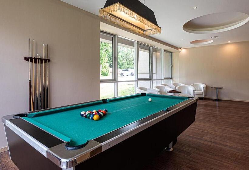 בית מלון כפרי La Contessa Castle