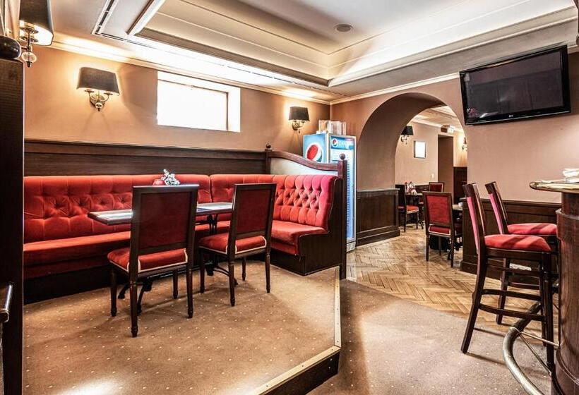 בית מלון כפרי La Contessa Castle