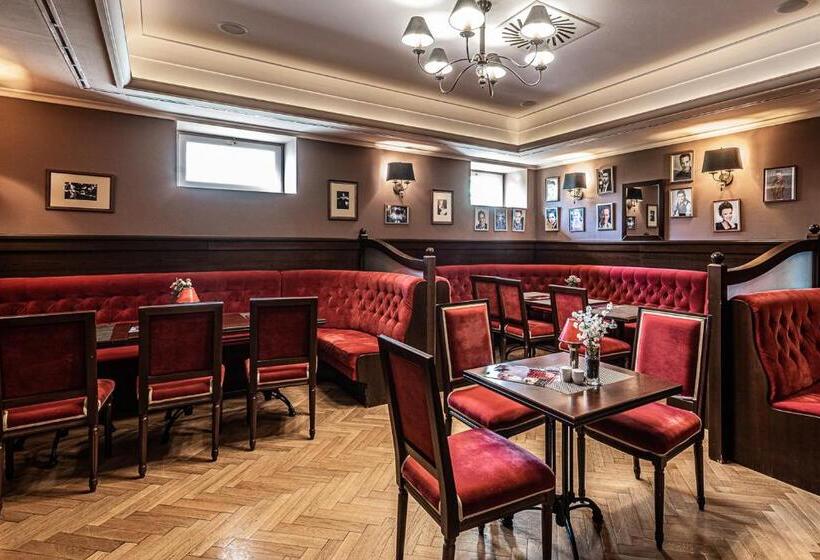 בית מלון כפרי La Contessa Castle