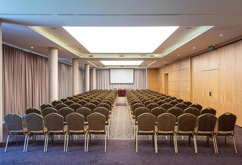 בית מלון כפרי La Contessa Castle