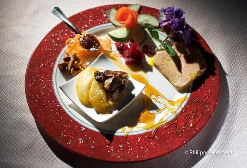 فندق Hôtel Restaurant La Crèche Et Sa Piscine Intérieure   Logis Hôtels