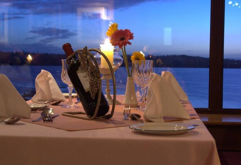 בית מלון כפרי Lakeside Manor