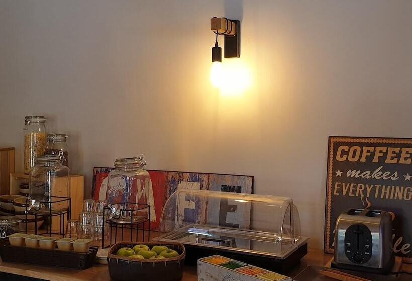 فندق Le Relais Des Dix Crus   Logis Hôtel B&b