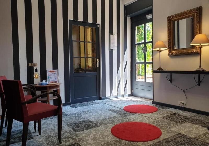 فندق Le Relais Des Dix Crus   Logis Hôtel B&b