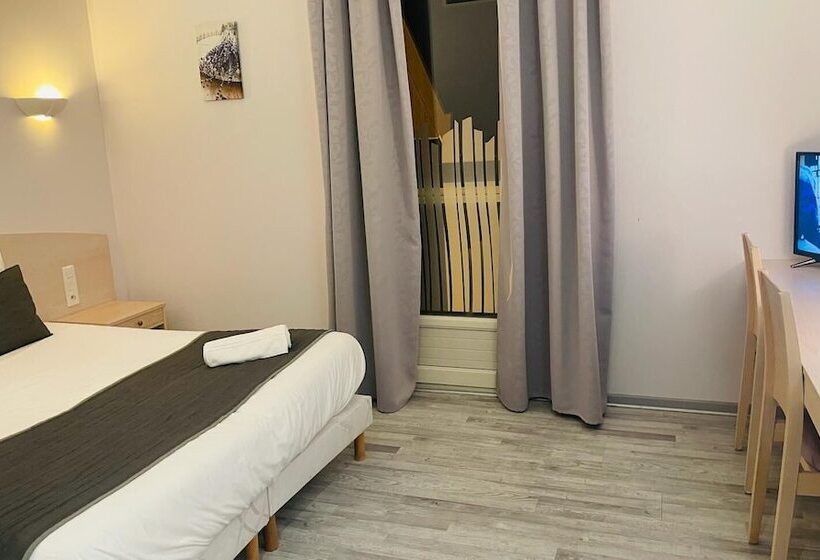 ホテル Les Demoiselles