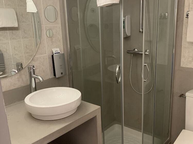 Logis Hotels   Hôtel Et Restaurant L Océana