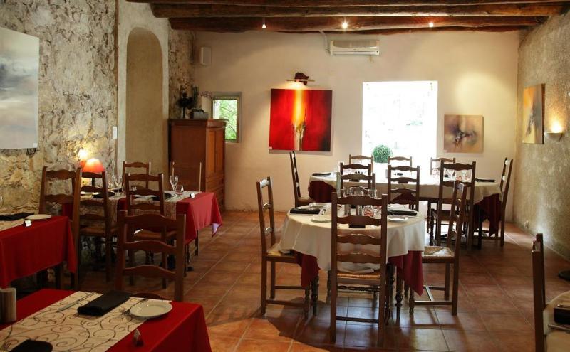 Отель Logis Hôtel & Spa Déjeunez Sous L Arbre