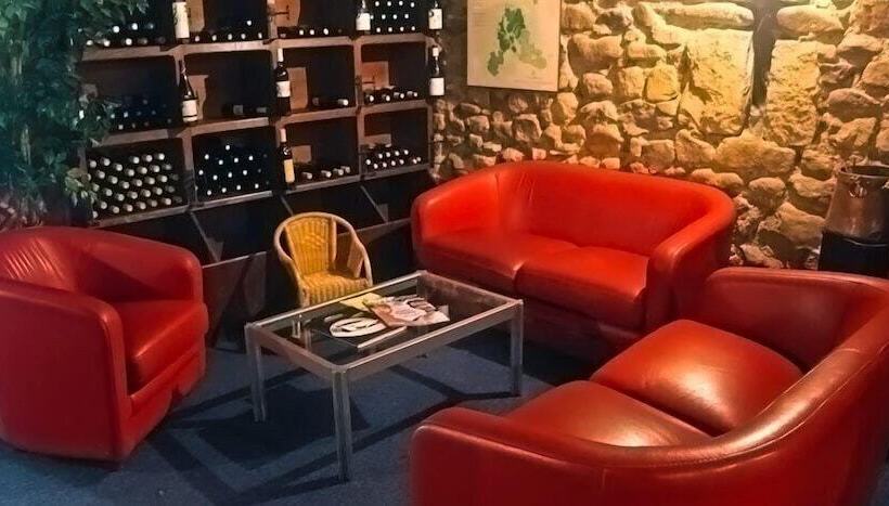 Logis Hotel Restaurant Auberge Du Peras