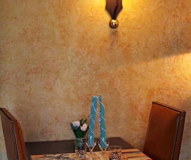 Logis Hotel Restaurant Auberge Du Peras