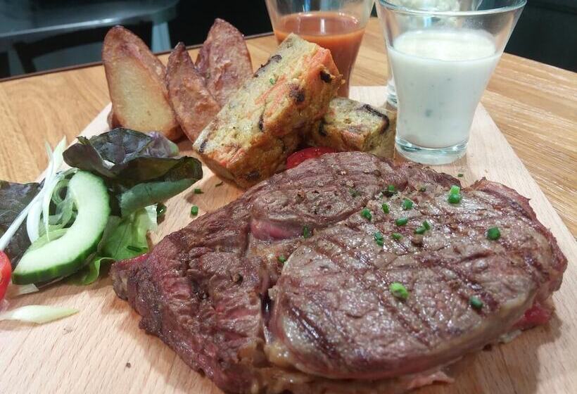 호텔 Logis Hôtel Restaurant Cruzel