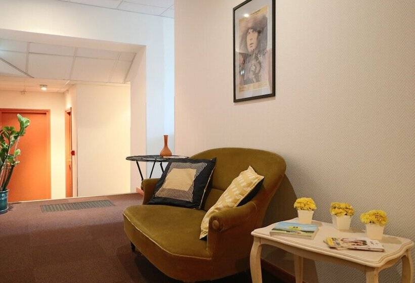 Отель Logis Hôtel Des Oliviers