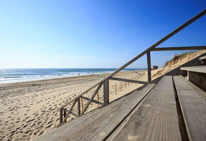 فندق Logis Hôtel Emeraude Des Bois