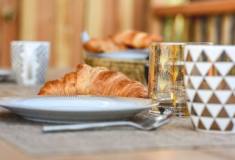 فندق Logis Hôtel Emeraude Des Bois