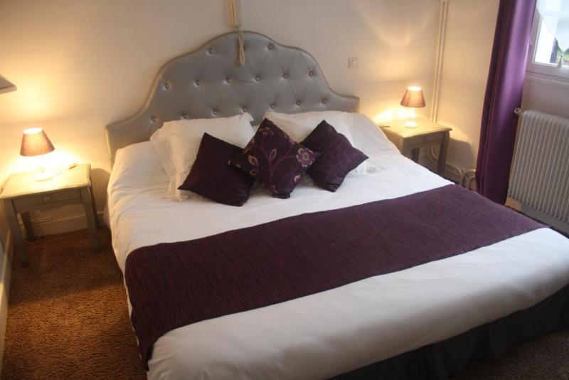 فندق Logis Hôtel Emeraude Des Bois