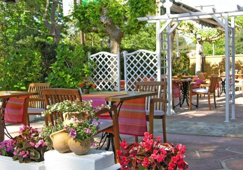 فندق Logis Hôtel Emeraude Des Bois